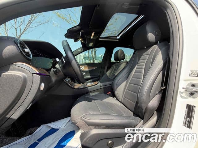 Mercedes-Benz E-Class 2021 — Фото 10/20