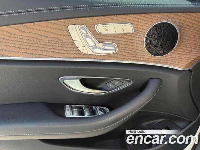Mercedes-Benz E-Class 2021 — Фото 12/20