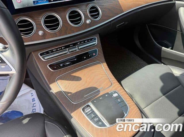 Mercedes-Benz E-Class 2021 — Фото 13/20