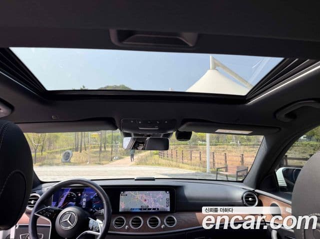 Mercedes-Benz E-Class 2021 — Фото 17/20
