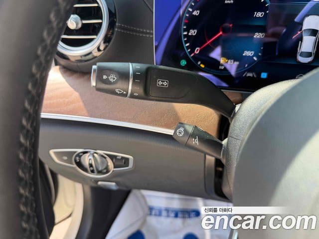 Mercedes-Benz E-Class 2021 — Фото 18/20