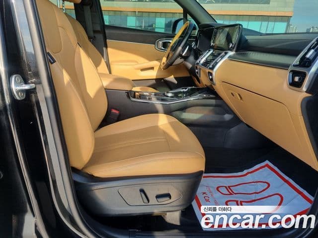 Kia Sorento 2022 — Şəkil 17/20