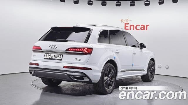 Audi Q7 2021 — Şəkil 2/20