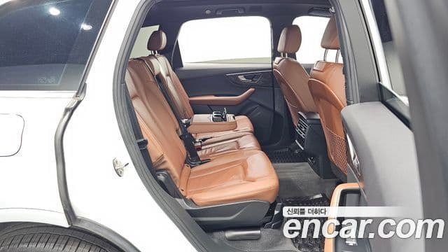 Audi Q7 2021 — Şəkil 11/20