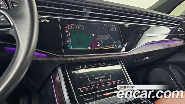 Audi Q7 2021 — Şəkil 12/20
