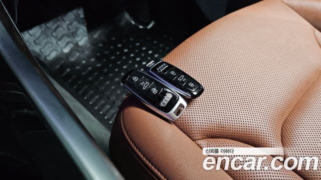 Audi Q7 2021 — Şəkil 15/20
