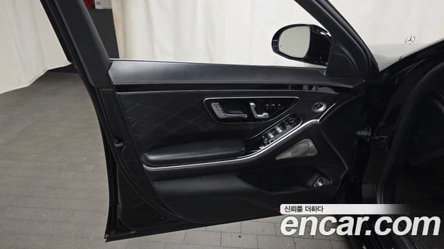 Mercedes-Benz S-Class 2021 — Photo 22/39