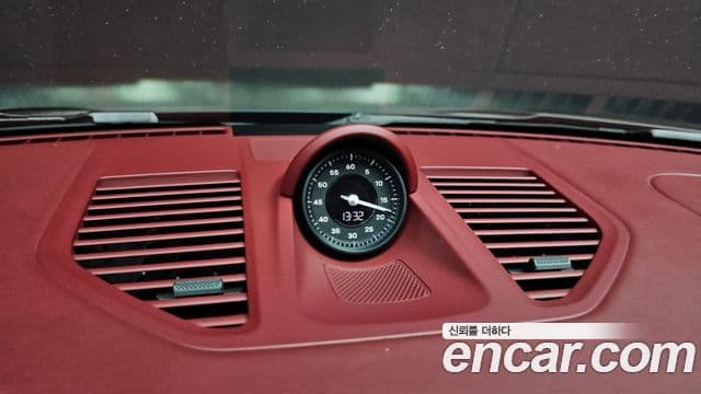 Porsche 911 2023 — ფოტო 16/20