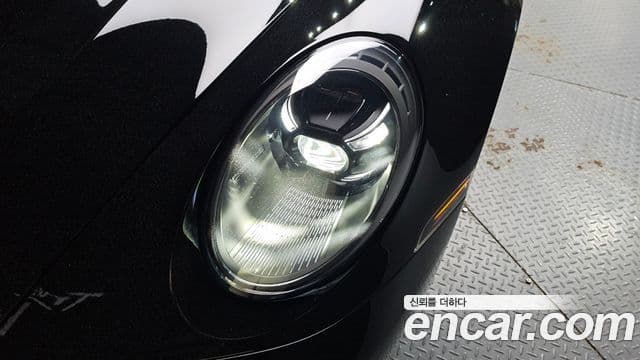 Porsche 911 2023 — Photo 25/38