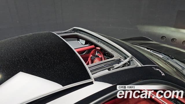 Porsche 911 2023 — Photo 20/38