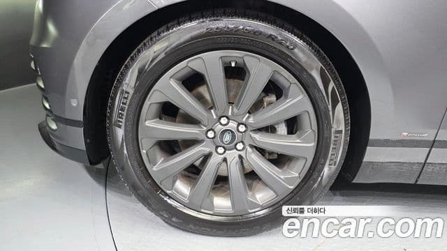 Land Rover Range Rover Velar 2019 — Photo 22/33