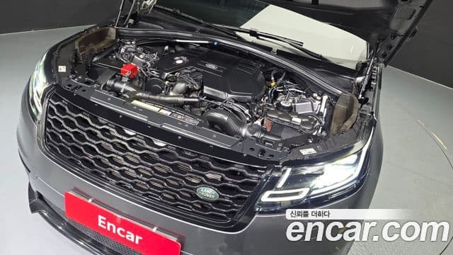 Land Rover Range Rover Velar 2019 — Photo 2/33