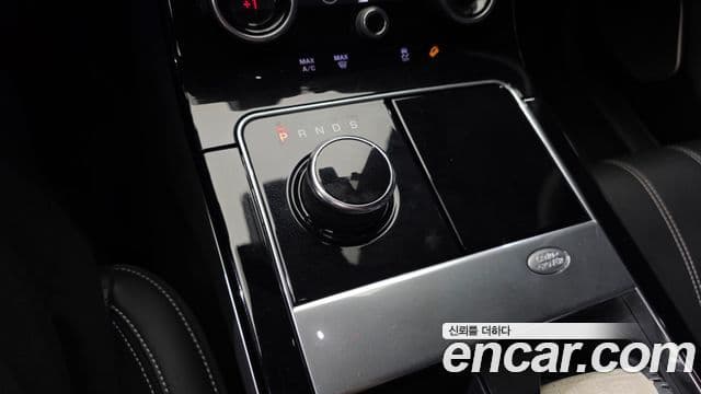 Land Rover Range Rover Velar 2019 — Photo 3/33