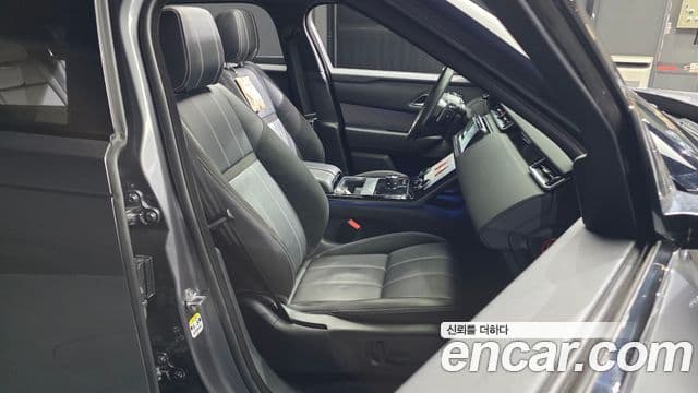 Land Rover Range Rover Velar 2019 — Photo 7/33