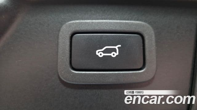 Land Rover Range Rover Velar 2019 — Photo 15/33