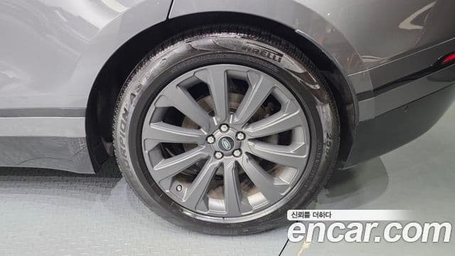 Land Rover Range Rover Velar 2019 — Photo 8/33