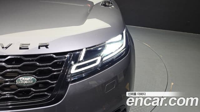 Land Rover Range Rover Velar 2019 — Photo 5/33