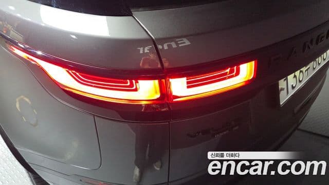 Land Rover Range Rover Velar 2019 — Photo 4/33