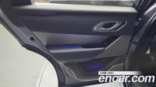 Land Rover Range Rover Velar 2019 — Photo 1/33
