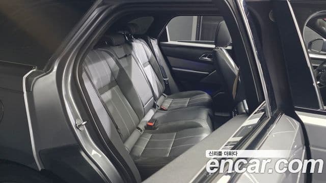 Land Rover Range Rover Velar 2019 — Photo 24/33
