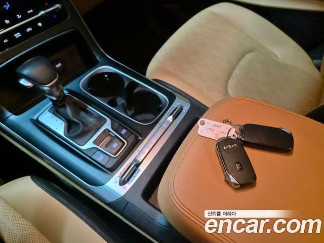 Kia Carnival 2023 — Şəkil 10/20