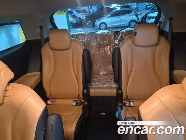 Kia Carnival 2023 — Şəkil 15/20