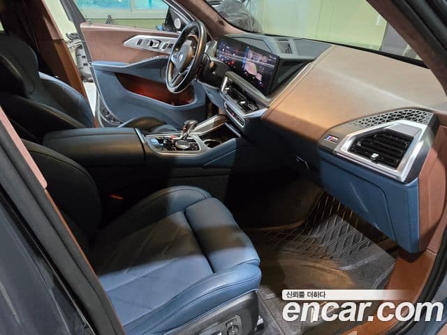 BMW XM 2023 — ფოტო 8/20