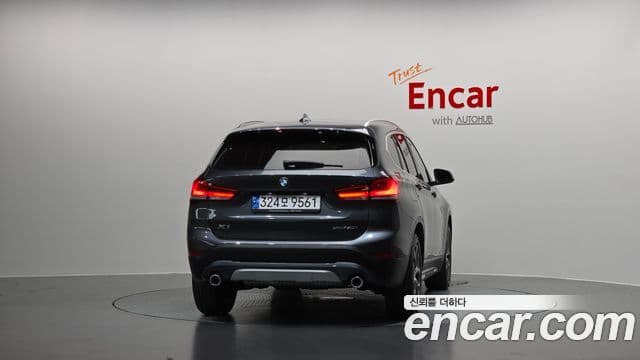 BMW X1 2022 — ფოტო 4/20