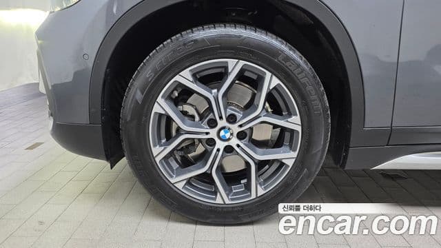 BMW X1 2022 — ფოტო 5/20