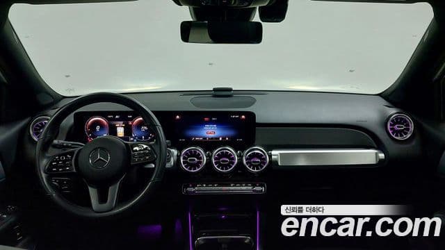 Mercedes-Benz GLB-Class 2021 — Şəkil 10/20