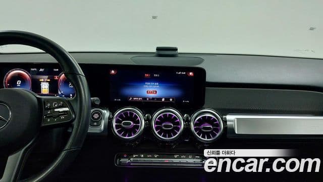 Mercedes-Benz GLB-Class 2021 — Şəkil 16/20
