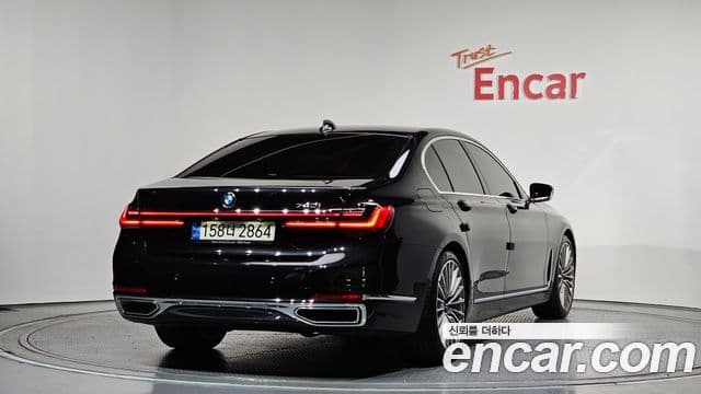 BMW 7 Series 2021 — ფოტო 2/20