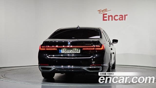 BMW 7 Series 2021 — ფოტო 4/20