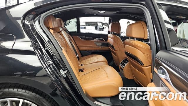 BMW 7 Series 2021 — ფოტო 12/20