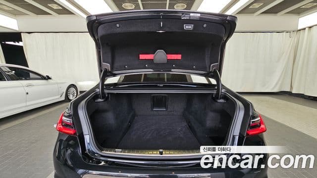 BMW 7 Series 2021 — ფოტო 20/20