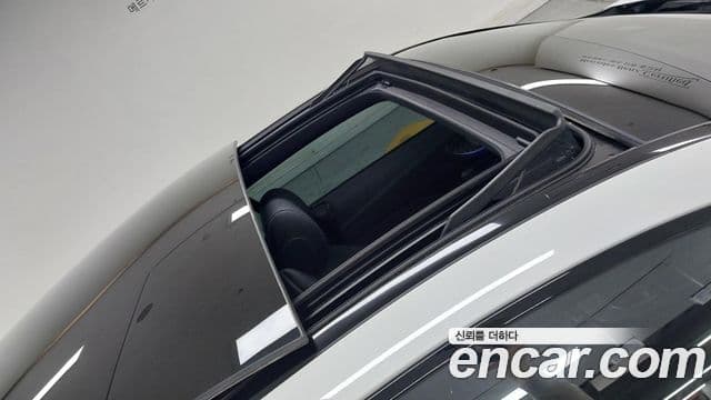 Mercedes-Benz E-Class 2023 — Фото 12/20