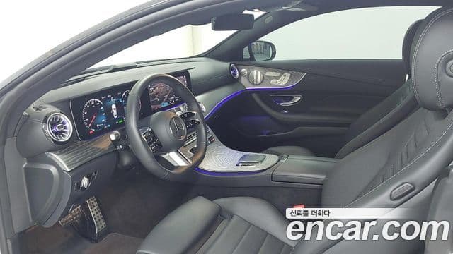 Mercedes-Benz E-Class 2023 — Фото 13/20