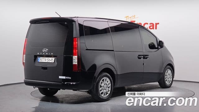 Hyundai Staria 2023 — ფოტო 2/20