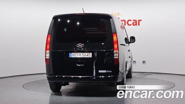 Hyundai Staria 2023 — ფოტო 4/20