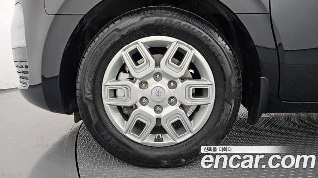 Hyundai Staria 2023 — ფოტო 5/20