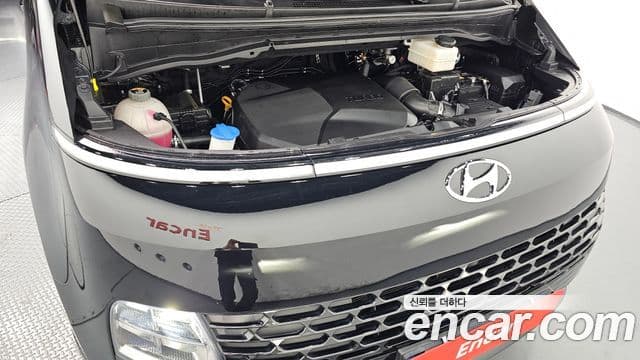Hyundai Staria 2023 — ფოტო 6/20