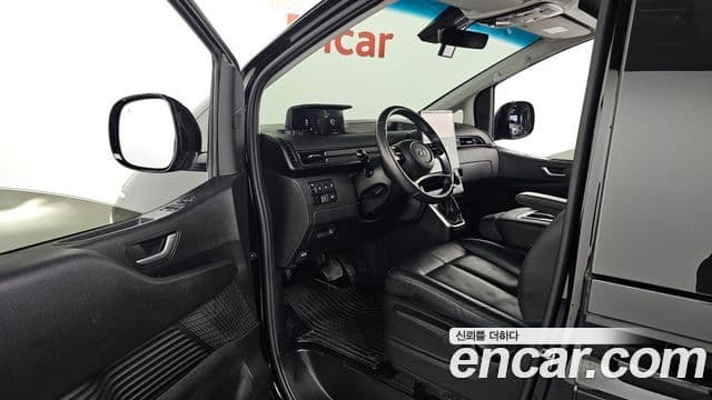 Hyundai Staria 2023 — ფოტო 10/20