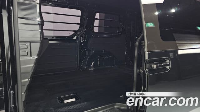 Hyundai Staria 2023 — ფოტო 12/20