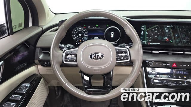 Kia Carnival 2021 — ფოტო 13/20