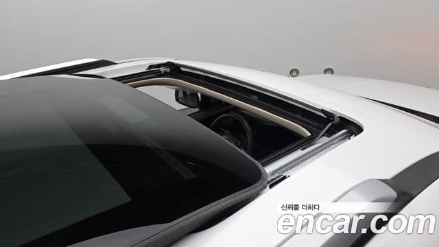 Kia Carnival 2021 — ფოტო 16/20