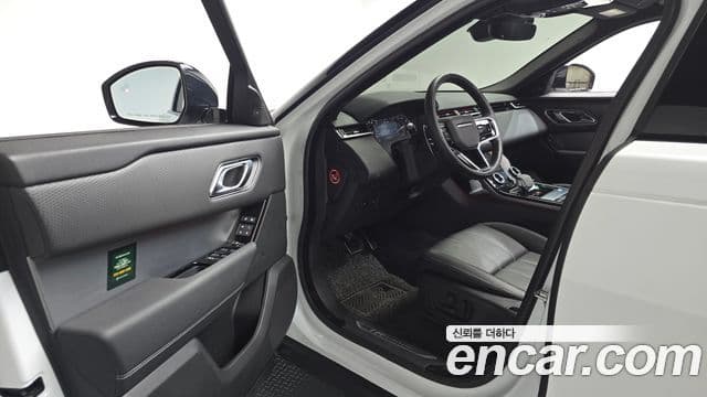 Land Rover Range Rover Velar 2023 — Şəkil 10/20
