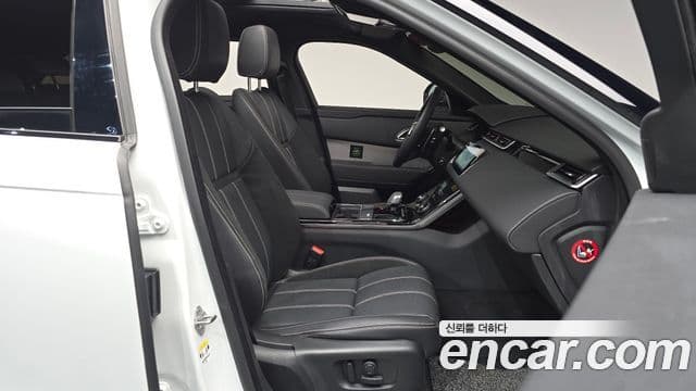 Land Rover Range Rover Velar 2023 — Şəkil 12/20