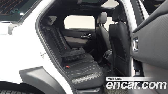 Land Rover Range Rover Velar 2023 — Şəkil 13/20