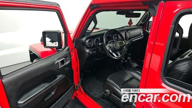 Jeep Wrangler 2019 — Şəkil 10/20