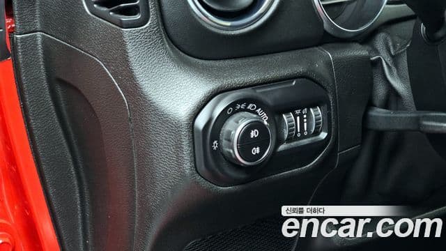 Jeep Wrangler 2019 — Şəkil 14/20